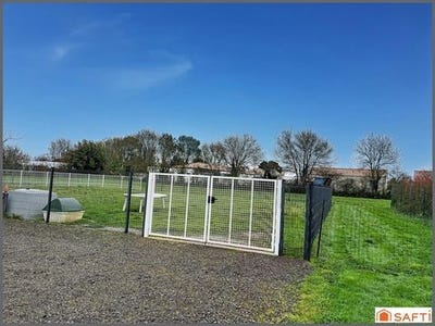 /international/fr/la-jonchere-pays-de-la-loire-310106067356/