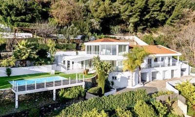 /international/fr/roquebrune-cap-martin-provence-alpes-cote-d-azur-310101497446/