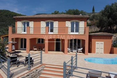 /international/fr/callas-provence-alpes-cote-d-azur-310100607989/