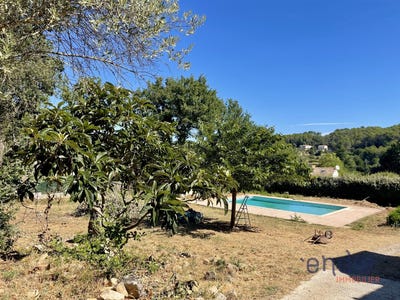 /international/fr/lorgues-provence-alpes-cote-d-azur-310101034982/