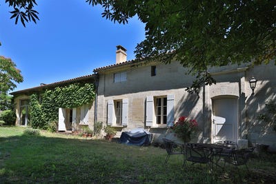 /international/fr/saint-emilion-aquitaine-310101019439/?lang=en