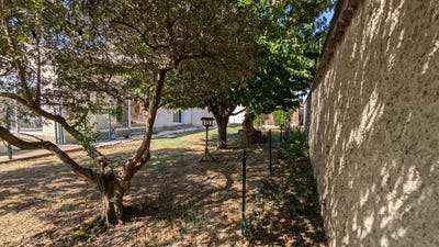 /international/fr/entraigues-sur-la-sorgue-provence-alpes-cote-d-azur-310101230631/