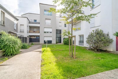 /international/fr/stains-ile-de-france-310108765043/