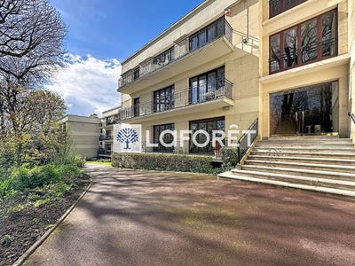 /international/fr/saint-nom-la-breteche-ile-de-france-310107598890/