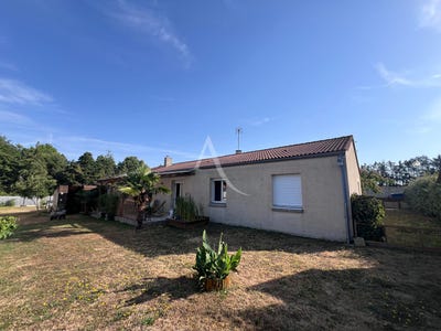 /international/fr/aizenay-pays-de-la-loire-310109219022/