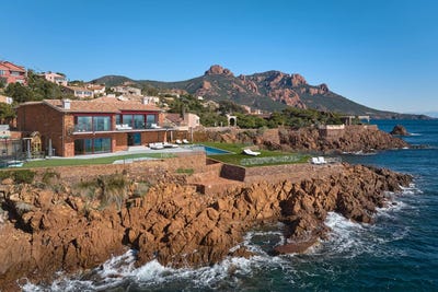 /international/fr/agay-hh-15746220-agay-provence-alpes-cote-d-azur-310100955294/?lang=en