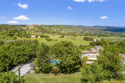 /international/fr/gordes-provence-alpes-cote-d-azur-310106065379/