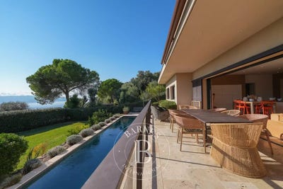 /international/fr/ajaccio-corsica-310108866760/