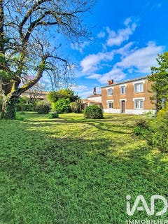 /international/fr/la-greve-sur-mignon-charente-310107017849/