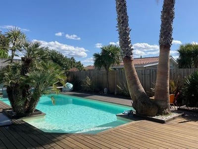 /international/fr/gujan-mestras-aquitaine-310119930212/