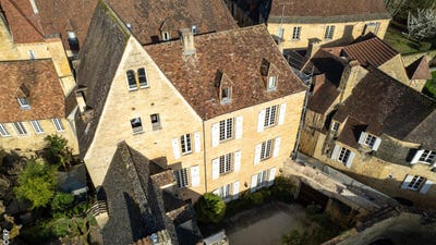 /international/fr/sarlat-la-caneda-aquitaine-310100386986/