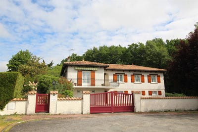 /international/fr/aunac-sur-charente-charente-310108278479/