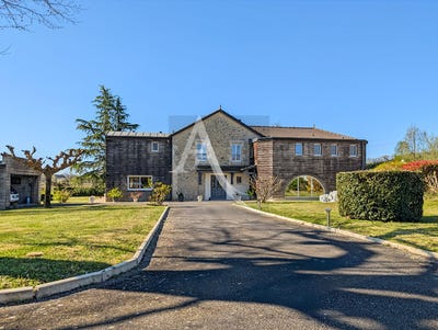 /international/fr/monflanquin-aquitaine-310104472828/