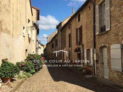 /international/fr/saint-gengoux-le-national-burgundy-310103181337/