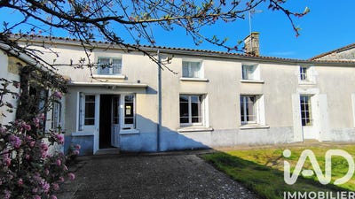 /international/fr/fontenay-le-comte-pays-de-la-loire-310108047805/