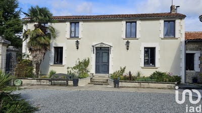 /international/fr/besse-charente-310103220215/