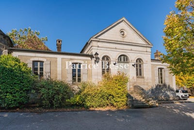 /international/fr/joigny-burgundy-310103277531/