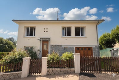 /international/fr/montsalvy-auvergne-310107557087/
