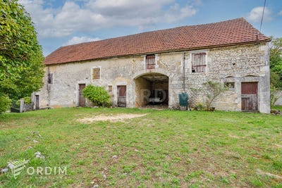 /international/fr/sougeres-en-puisaye-burgundy-310106826035/