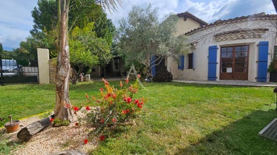 /international/fr/nages-et-solorgues-languedoc-roussillon-310108262803/