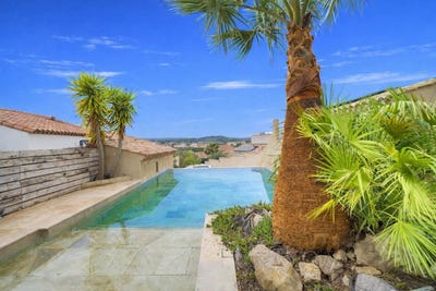 /international/fr/villeveyrac-languedoc-roussillon-310107968894/