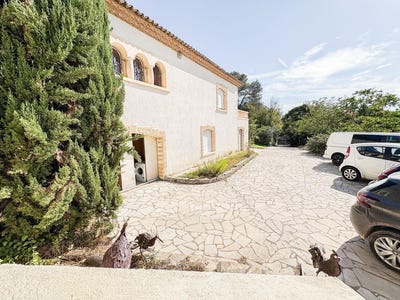 /international/fr/saint-gely-du-fesc-languedoc-roussillon-310104448478/