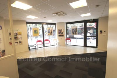 /international/fr/nimes-languedoc-roussillon-310101357216/?lang=zh-cn