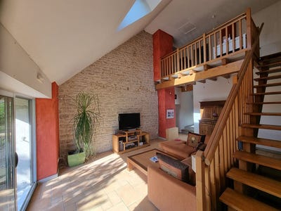 /international/fr/lons-le-saunier-franche-comte-310107709077/