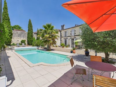 /international/fr/neuvicq-le-chateau-charente-310108953409/