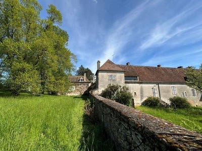 /international/fr/saint-gengoux-le-national-burgundy-310110007829/
