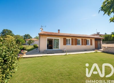 /international/fr/montignac-charente-charente-310106857881/