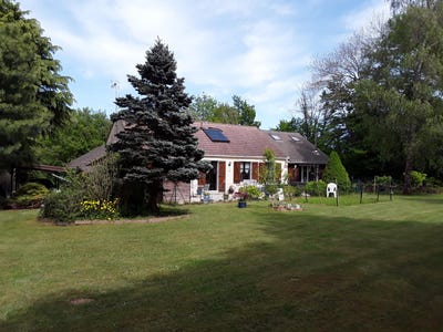 /international/fr/moutiers-en-puisaye-burgundy-310108648983/