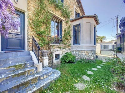 /international/fr/versailles-ile-de-france-310101109456/