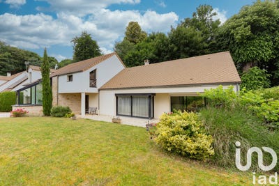 /international/fr/conches-sur-gondoire-ile-de-france-310100293724/
