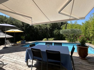 /international/fr/uzes-aquitaine-310109078912/