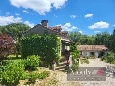 /international/fr/saint-cirq-lapopie-midi-pyrenees-310106130598/