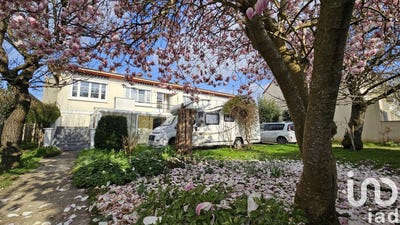 /international/fr/ormesson-sur-marne-ile-de-france-310099353765/