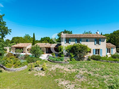 /international/fr/menerbes-provence-alpes-cote-d-azur-310108677009/