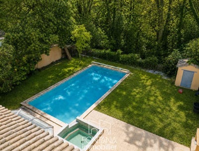 /international/fr/vailhauques-languedoc-roussillon-310108264931/