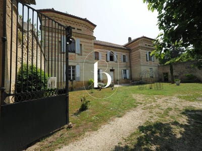 /international/fr/uzes-languedoc-roussillon-310101531814/?lang=pt