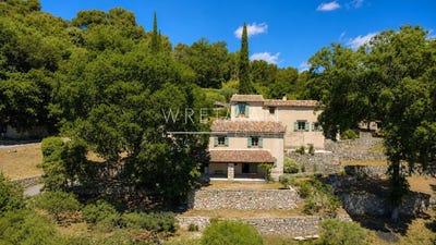 /international/fr/fayence-provence-alpes-cote-d-azur-310108316066/