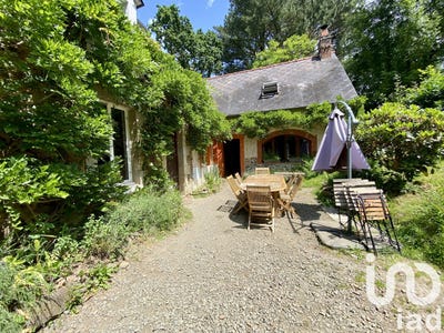 /international/fr/pleguien-brittany-310100491622/?lang=en