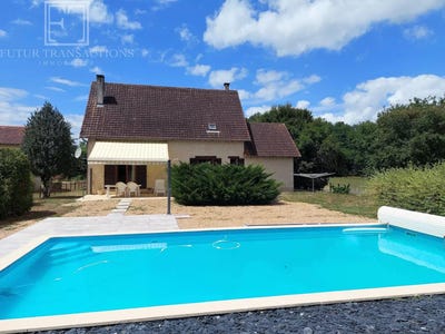 /international/fr/champagnac-de-belair-aquitaine-310103080574/