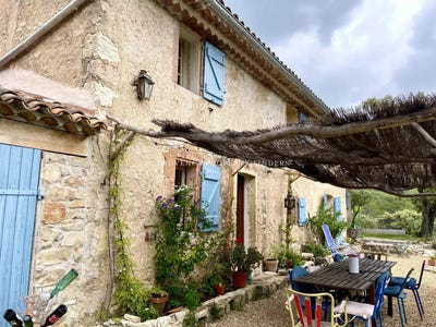 /international/fr/cotignac-provence-alpes-cote-d-azur-120093601157/