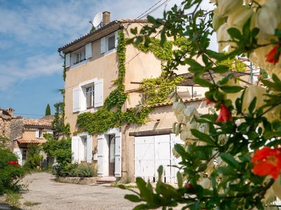 /international/fr/saint-saturnin-les-apt-provence-alpes-cote-d-azur-310100877053/