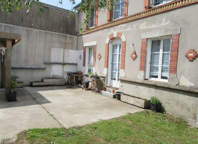 /international/fr/fay-aux-loges-centre-val-de-loire-310108319895/