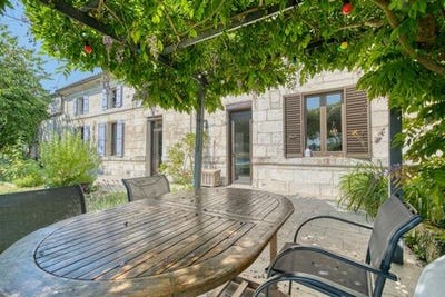 /international/fr/venerand-charente-310108928049/