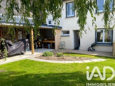 /international/fr/saint-pere-marc-en-poulet-brittany-310108559757/