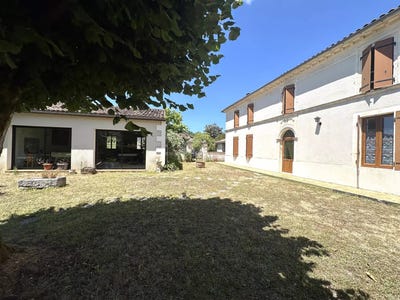 /international/fr/saint-georges-des-agouts-charente-310100458765/