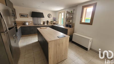 /international/fr/le-chatelet-en-brie-ile-de-france-310099709722/?lang=id